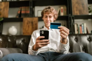 Why Does Money Feel Less Real When We Pay with Our Phones? 4 Why Does Money Feel Less Real When We Pay with Our Phones?